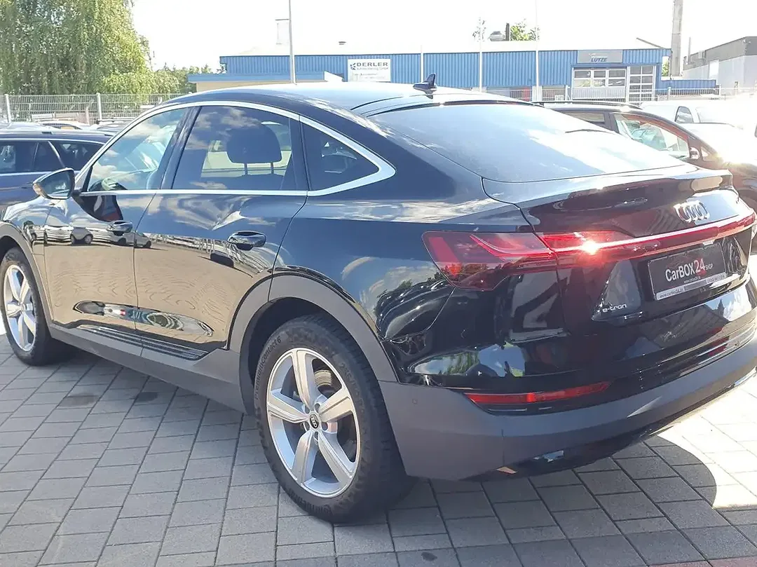 Audi e-tron 50 quattro Base - Thumbnail 6
