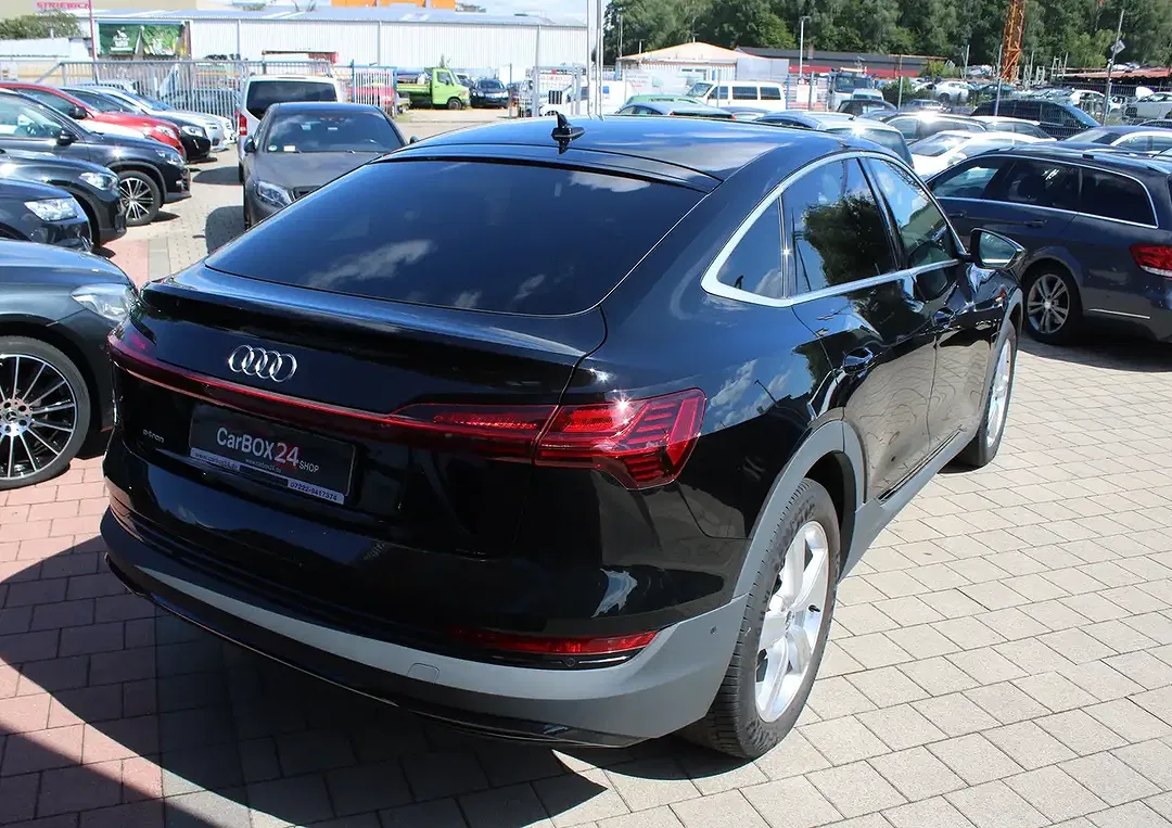 Audi e-tron 50 quattro Base - Thumbnail 9