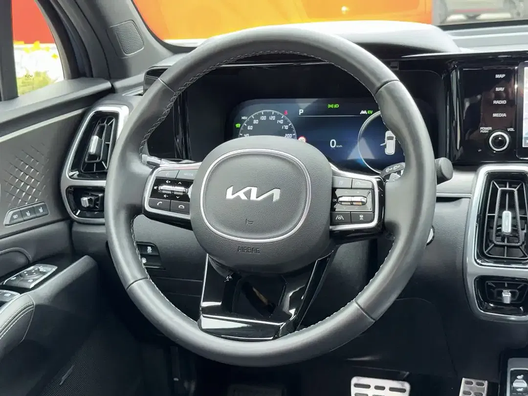 Kia Sorento 1.6 PHEV 4WD Platinum - Thumbnail 13