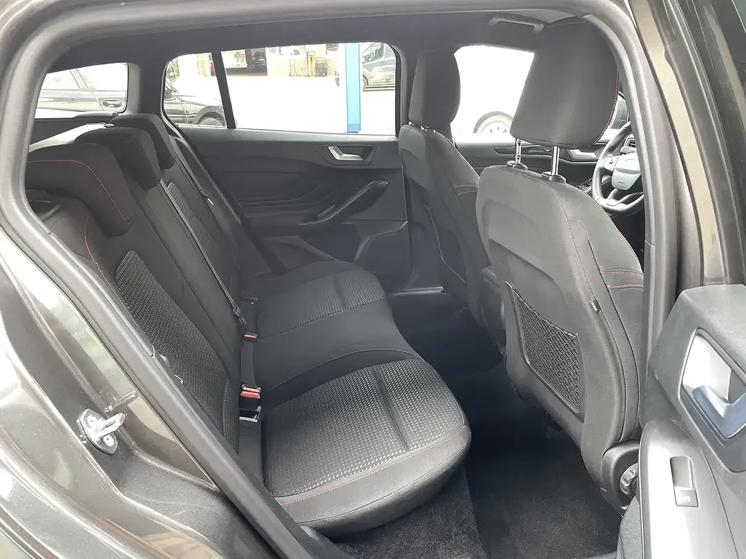 Ford Focus MHEV AUT ST-Line - Thumbnail 6