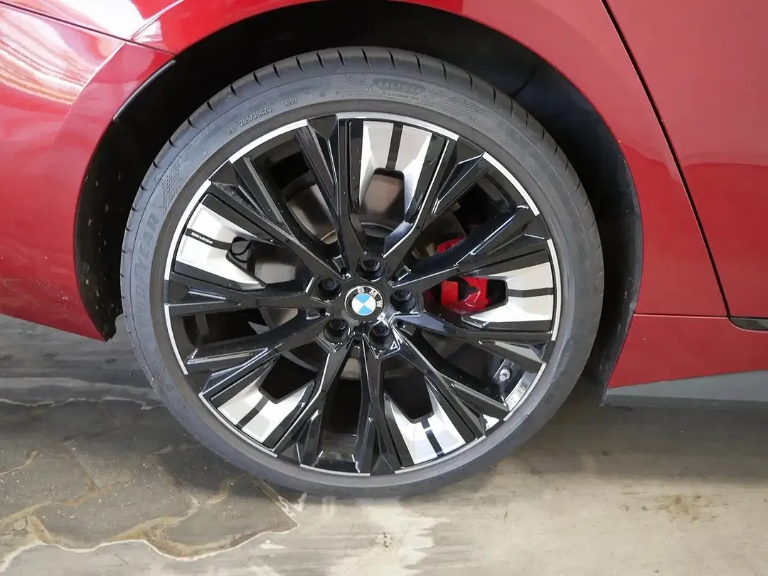 BMW i4 xDrive M60 M Sport Pro - Thumbnail 18