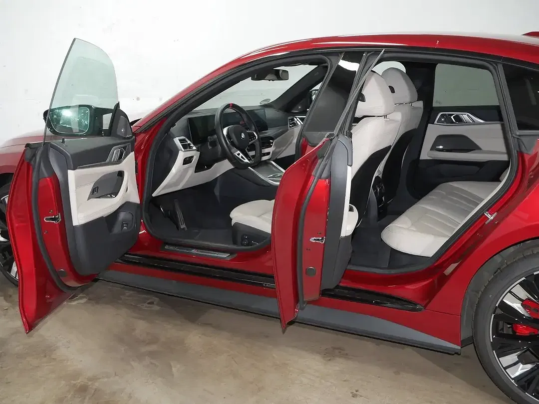 BMW i4 xDrive M60 M Sport Pro - Thumbnail 3