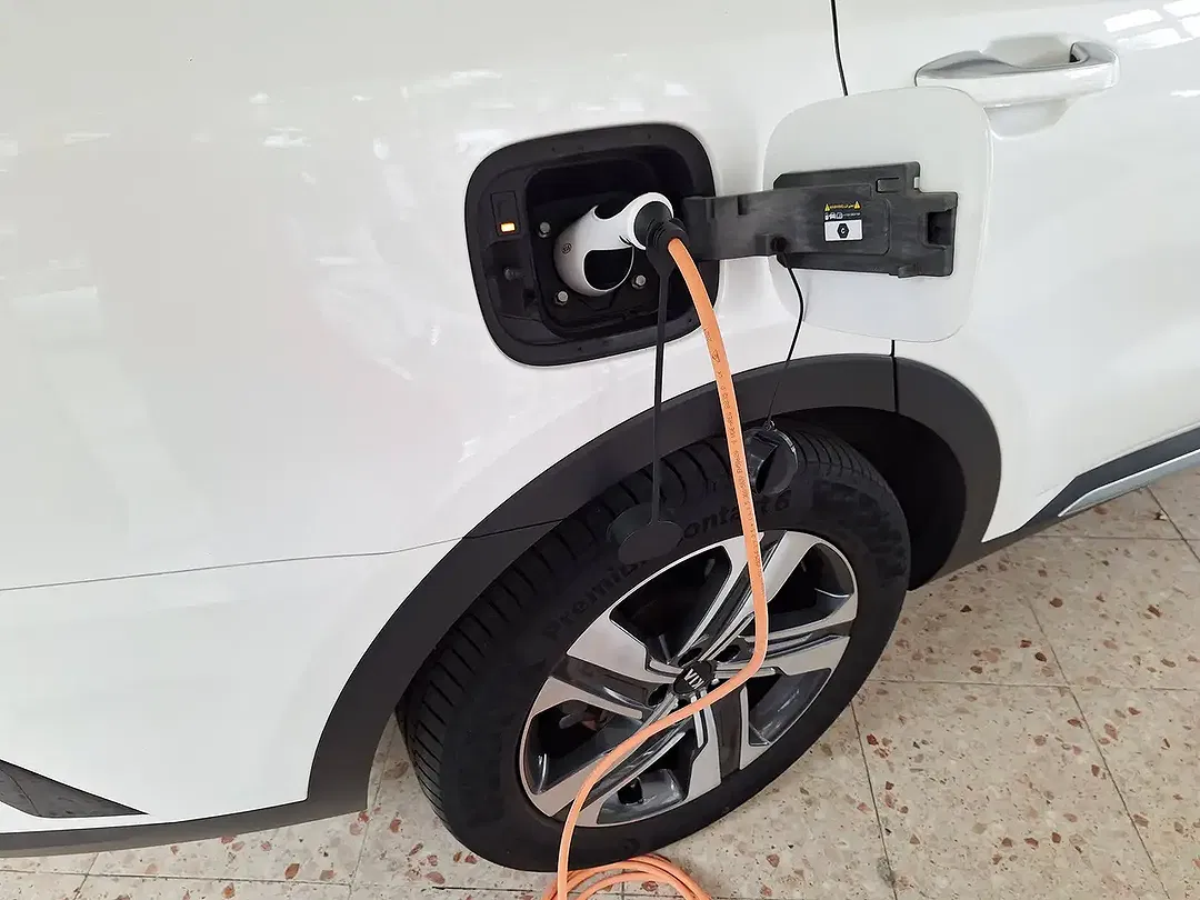 Kia Sorento PHEV Hybrid 4WD AWD - Thumbnail 6