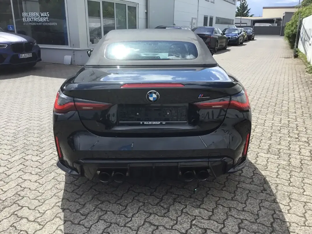BMW M4 Competition Convertible - Thumbnail 3