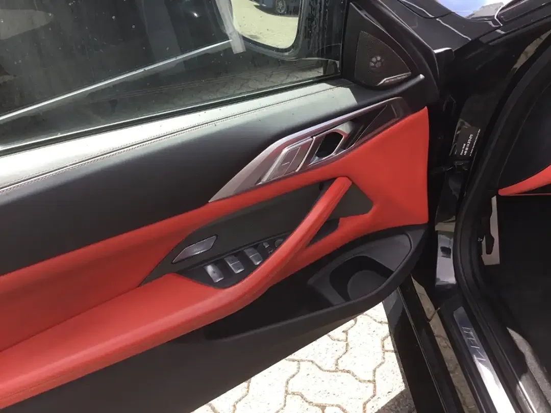 BMW M4 Competition Convertible - Thumbnail 4