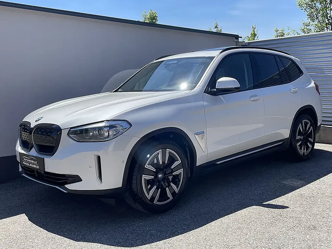 BMW iX3 Pro - foto 1