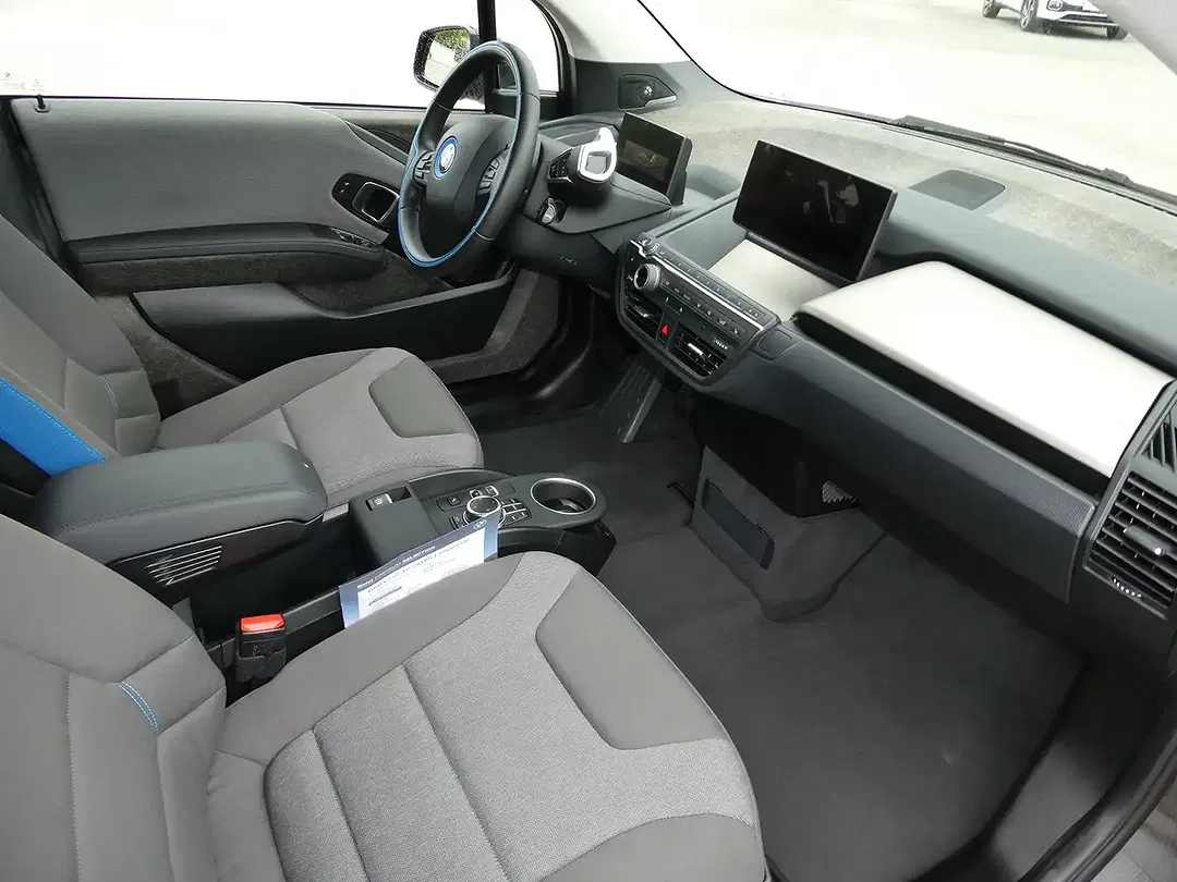 BMW i3 - Thumbnail 3