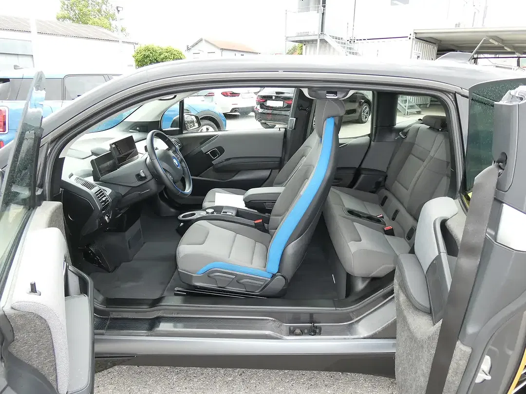 BMW i3 - Thumbnail 4