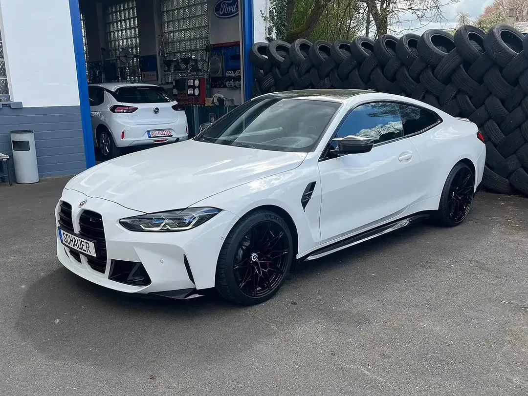 BMW M4 Competition - Thumbnail 4