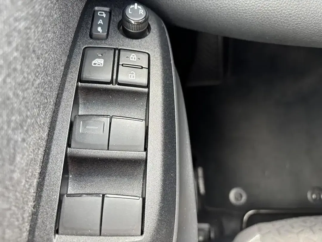 Toyota Yaris Cross Plus - Thumbnail 11