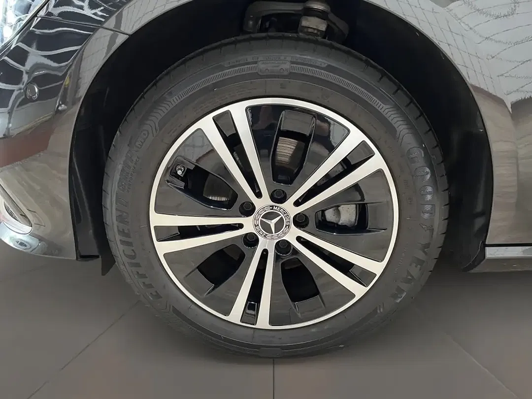 Mercedes-Benz E 220 MBUX Avantgarde - Thumbnail 8