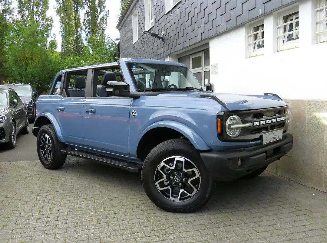 Ford Bronco 4x4 - Thumbnail 11