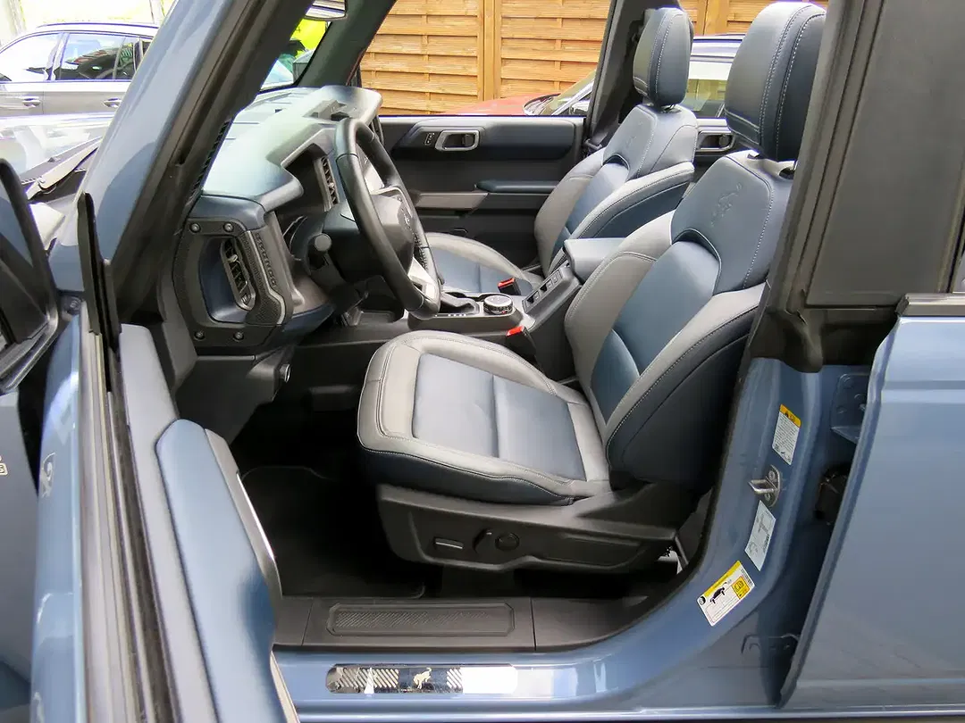 Ford Bronco 4x4 - Thumbnail 14