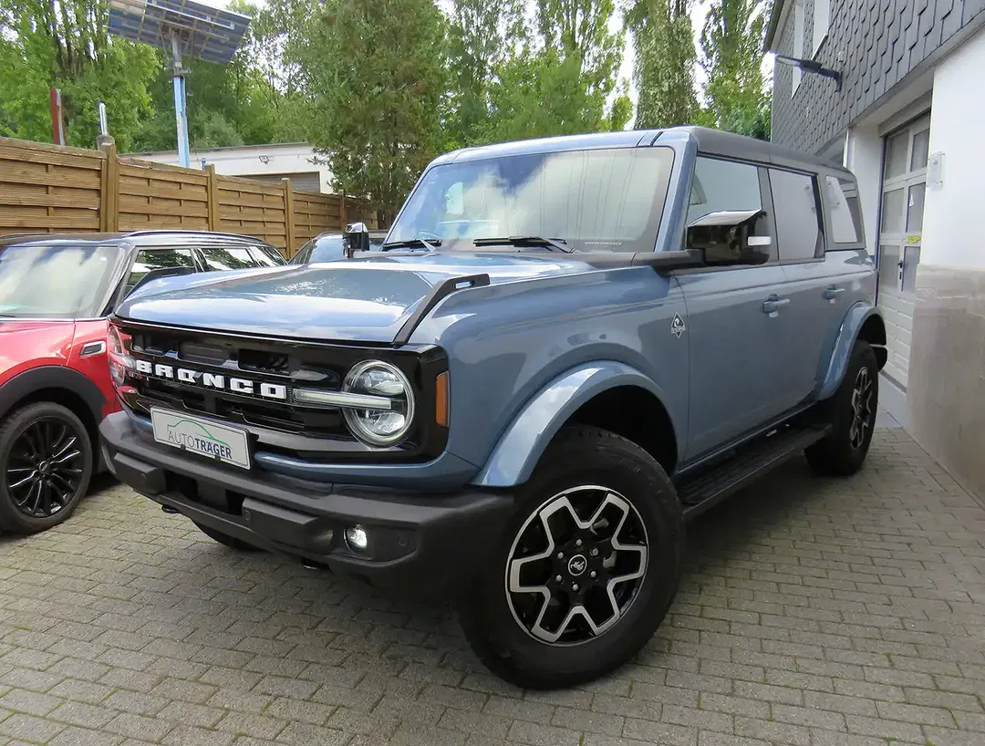 Ford Bronco 4x4 - Thumbnail 3