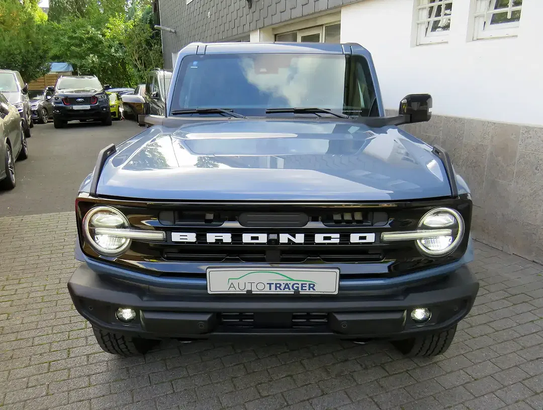 Ford Bronco 4x4 - Thumbnail 8