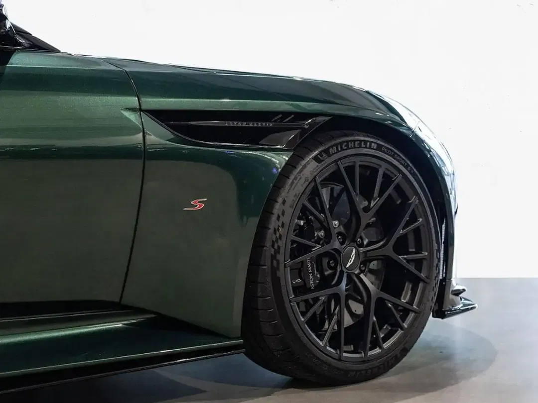 Aston Martin DB12 S Coupe - Thumbnail 10