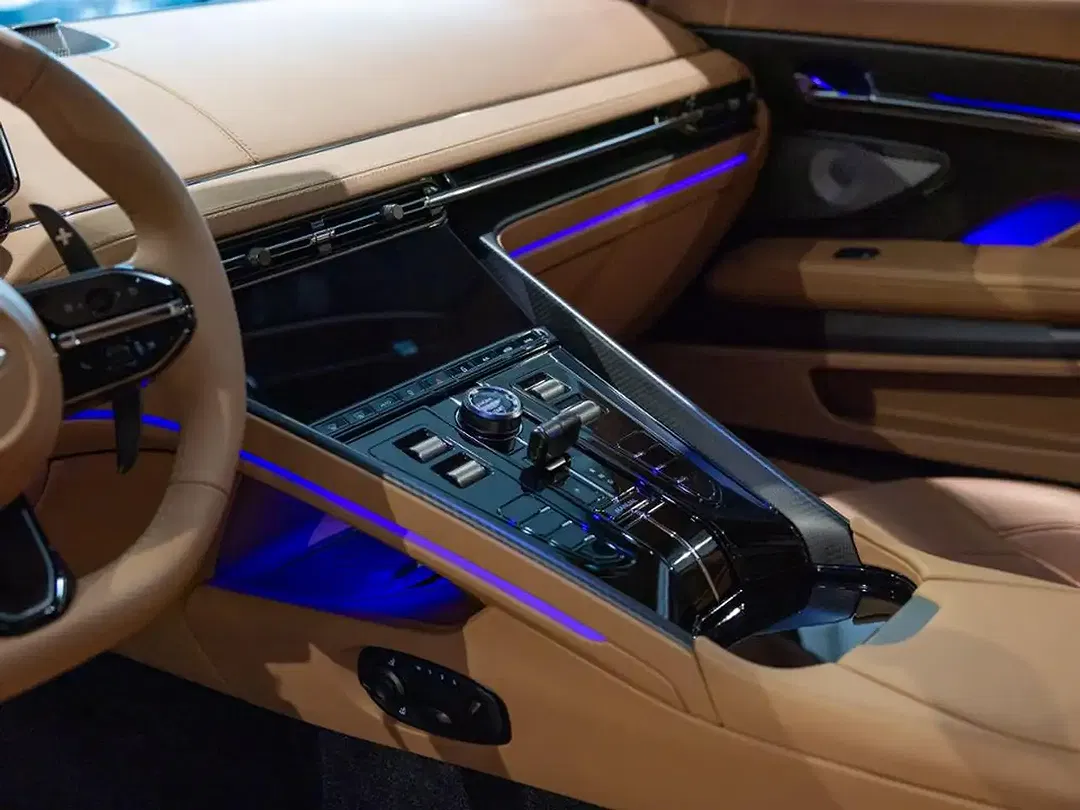 Aston Martin DB12 S Coupe - Thumbnail 11