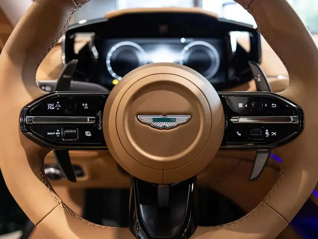 Aston Martin DB12 S Coupe - Thumbnail 12
