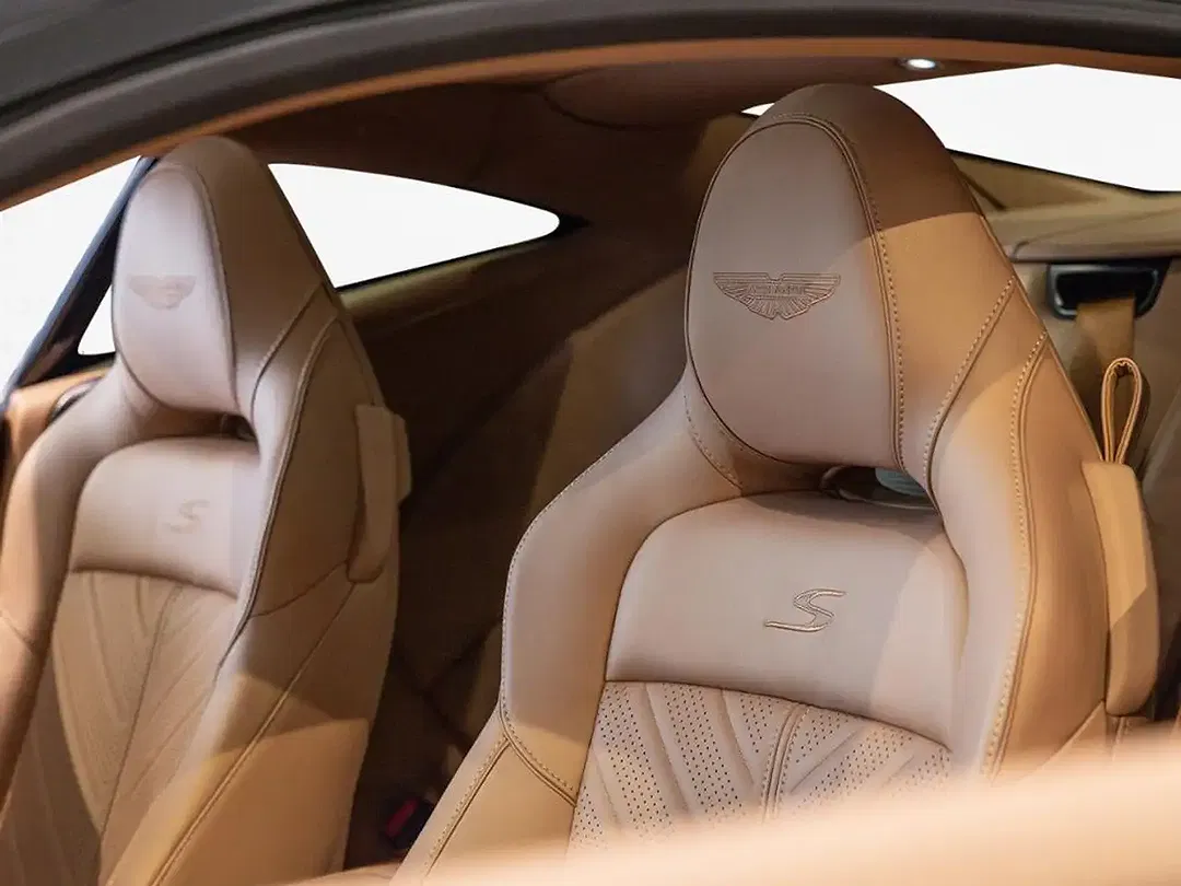 Aston Martin DB12 S Coupe - Thumbnail 6