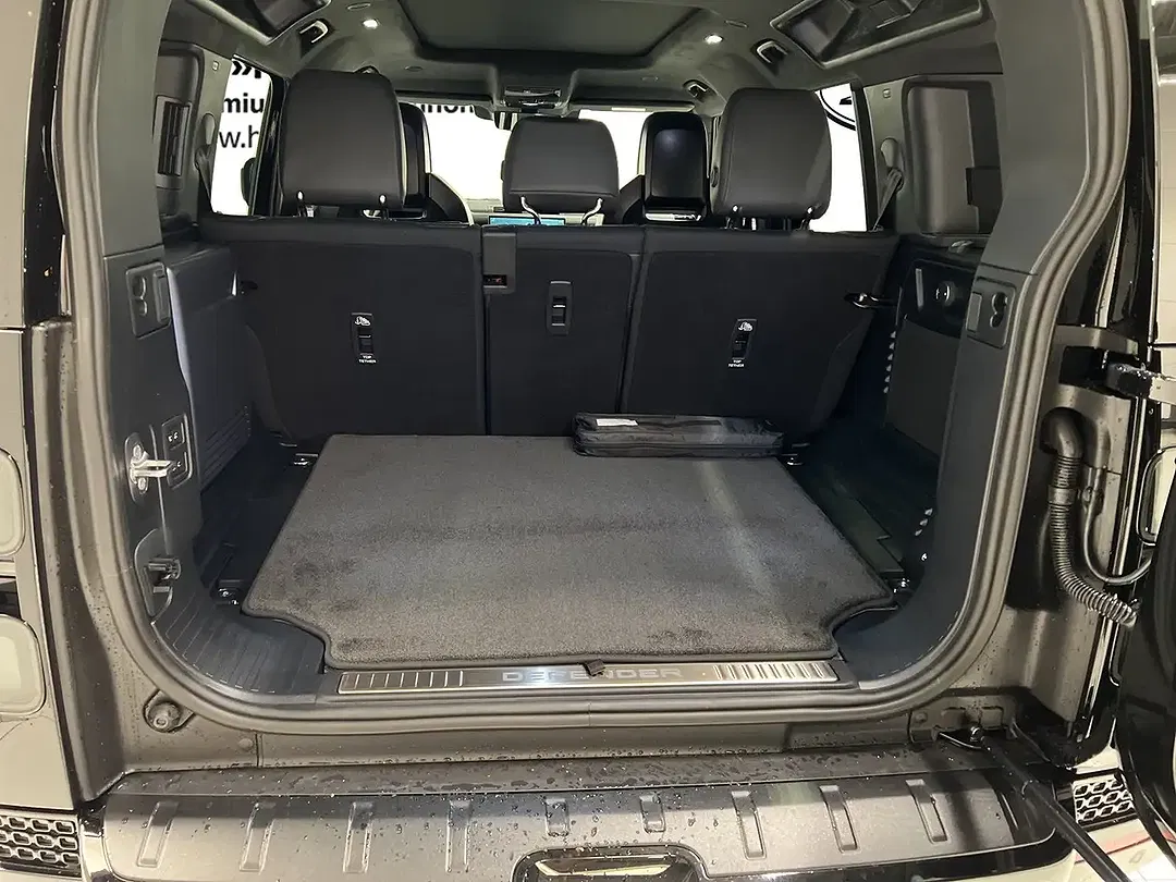 Land Rover Defender P635 4.4 OCTA Black Edition 110 - Thumbnail 11