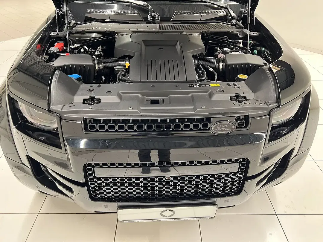 Land Rover Defender P635 4.4 OCTA Black Edition 110 - Thumbnail 12