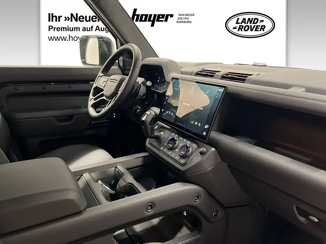 Land Rover Defender P635 4.4 OCTA Black Edition 110 - Thumbnail 4