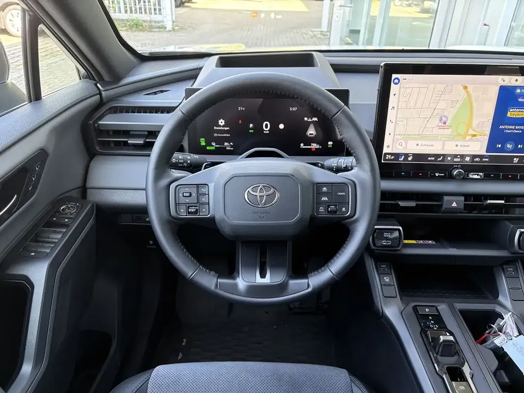 Toyota RAV 4 PHEV Style - Thumbnail 9