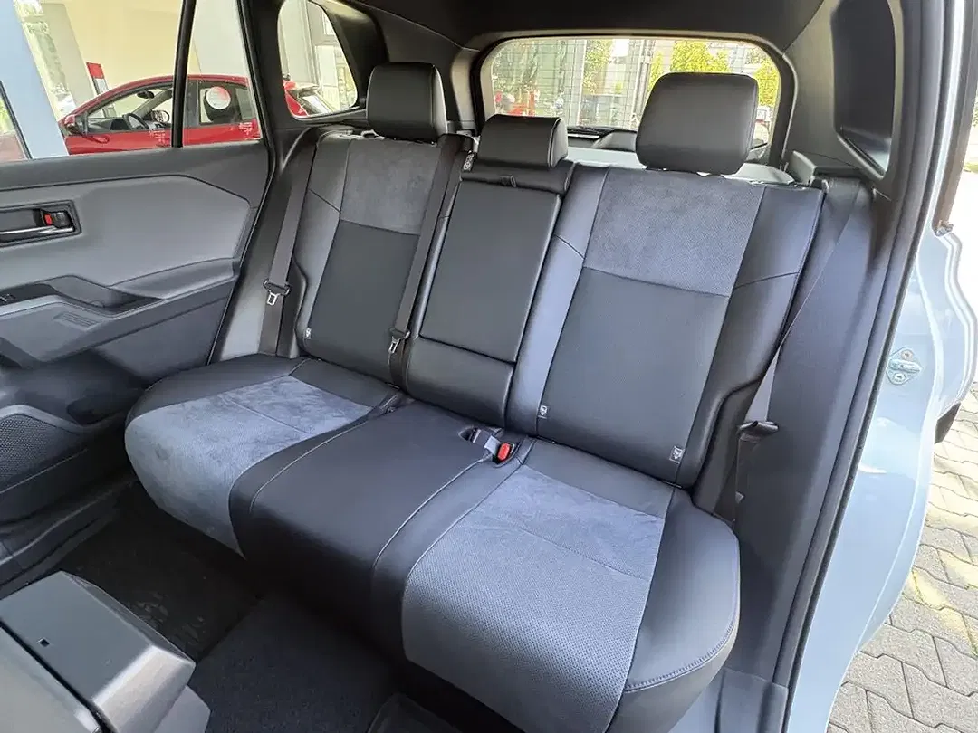 Toyota RAV 4 PHEV Style - Thumbnail 11