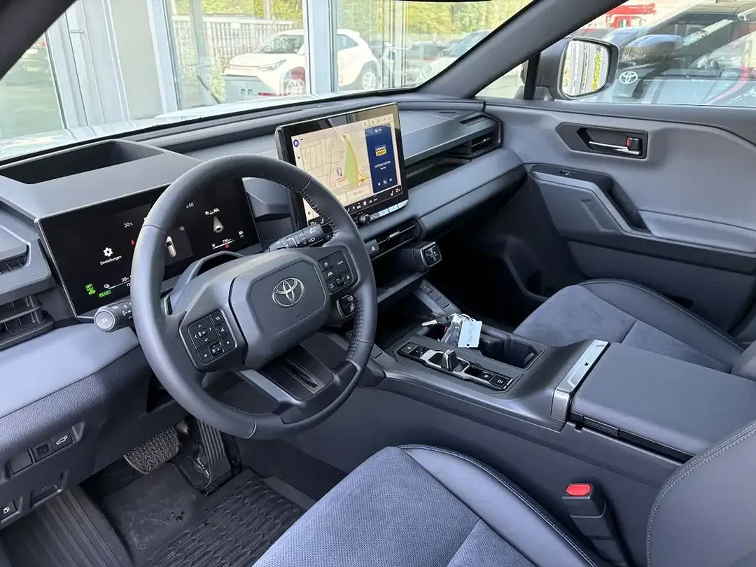 Toyota RAV 4 PHEV Style - Thumbnail 7