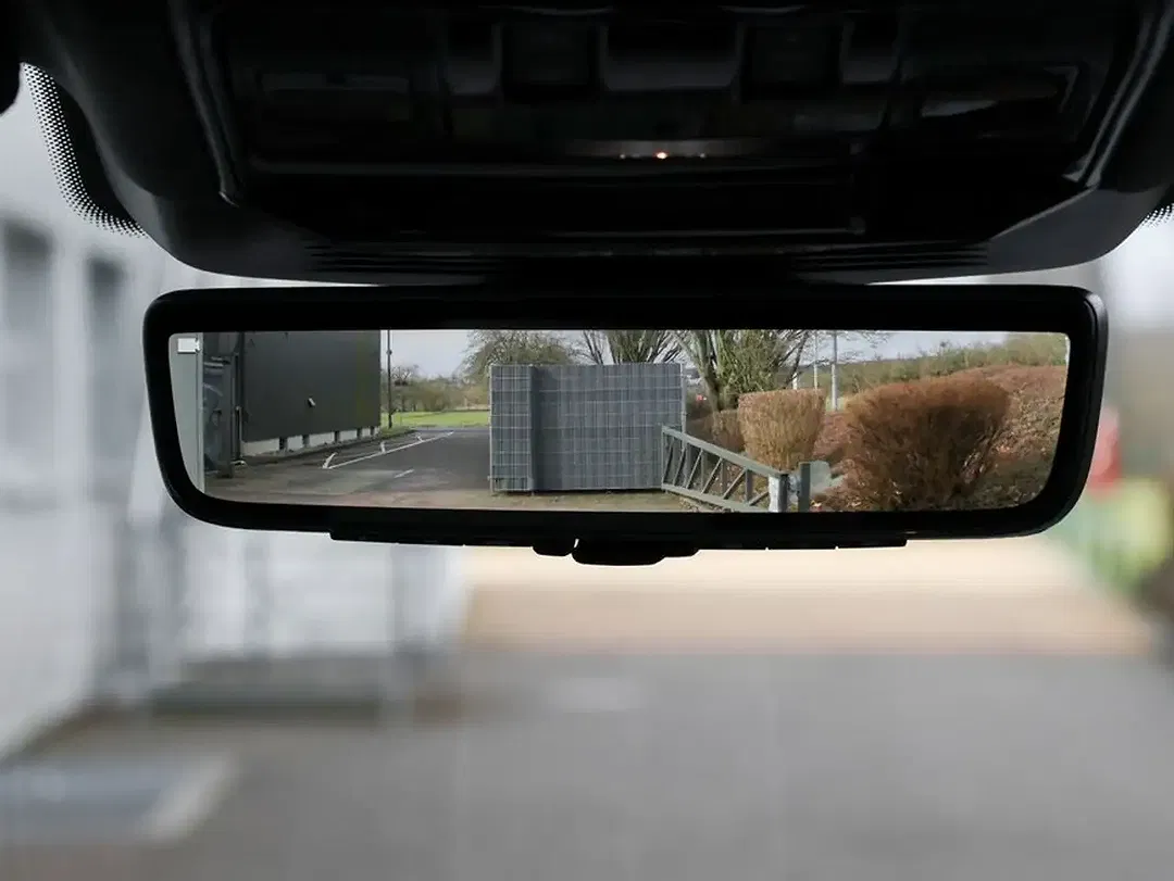 Land Rover Range Rover P550e Hybrid SV - Thumbnail 13