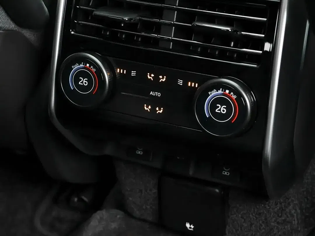 Land Rover Range Rover P550e Hybrid SV - Thumbnail 15