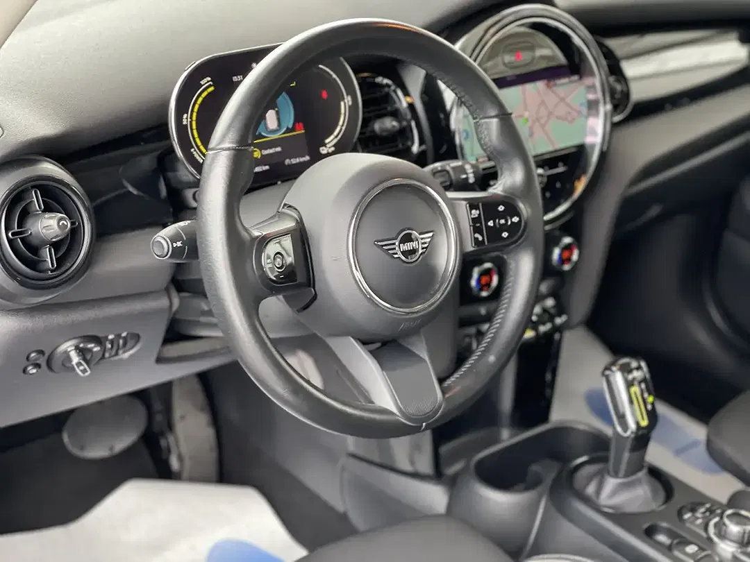 MINI Cooper SE - Thumbnail 13