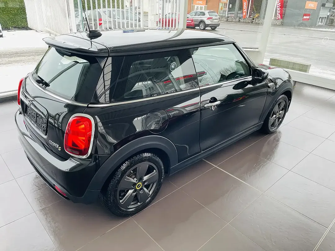 MINI Cooper SE - Thumbnail 6