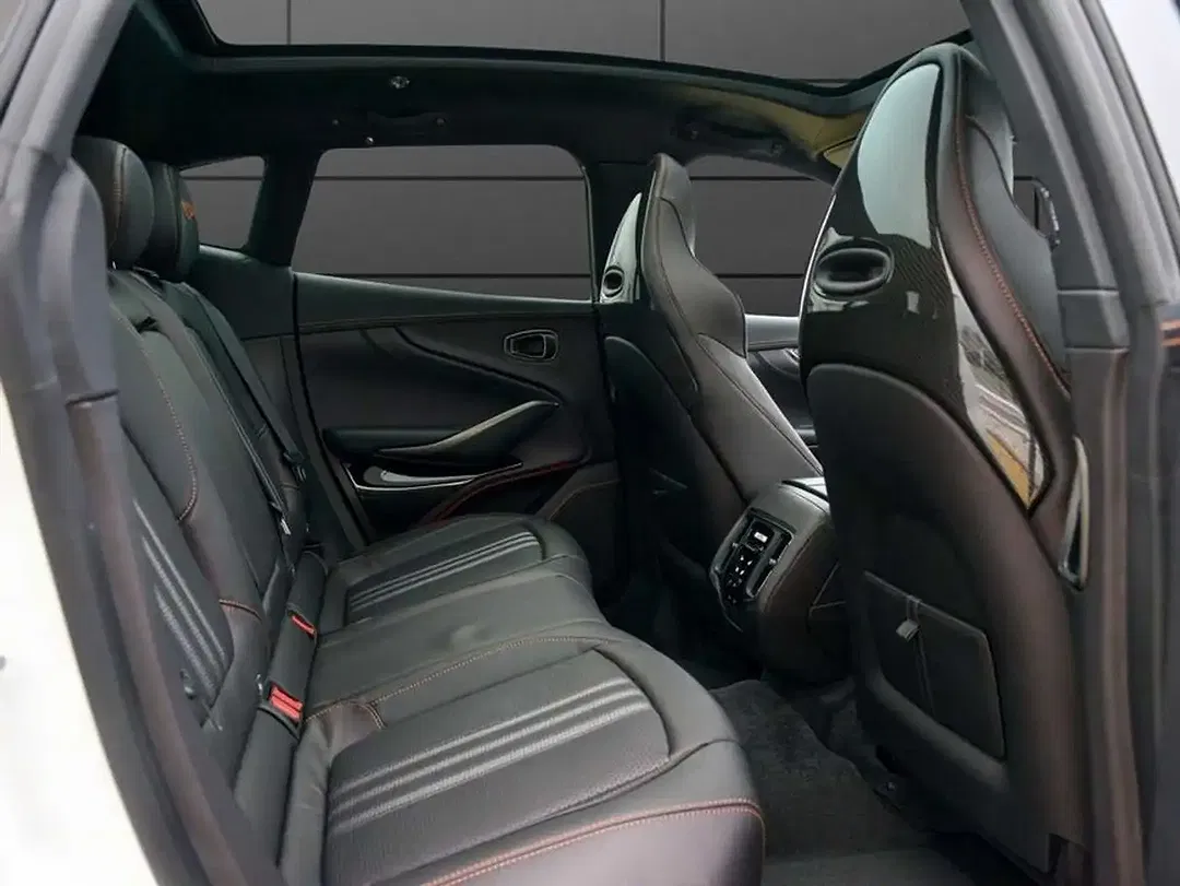 Aston Martin DBX 707 - Thumbnail 19