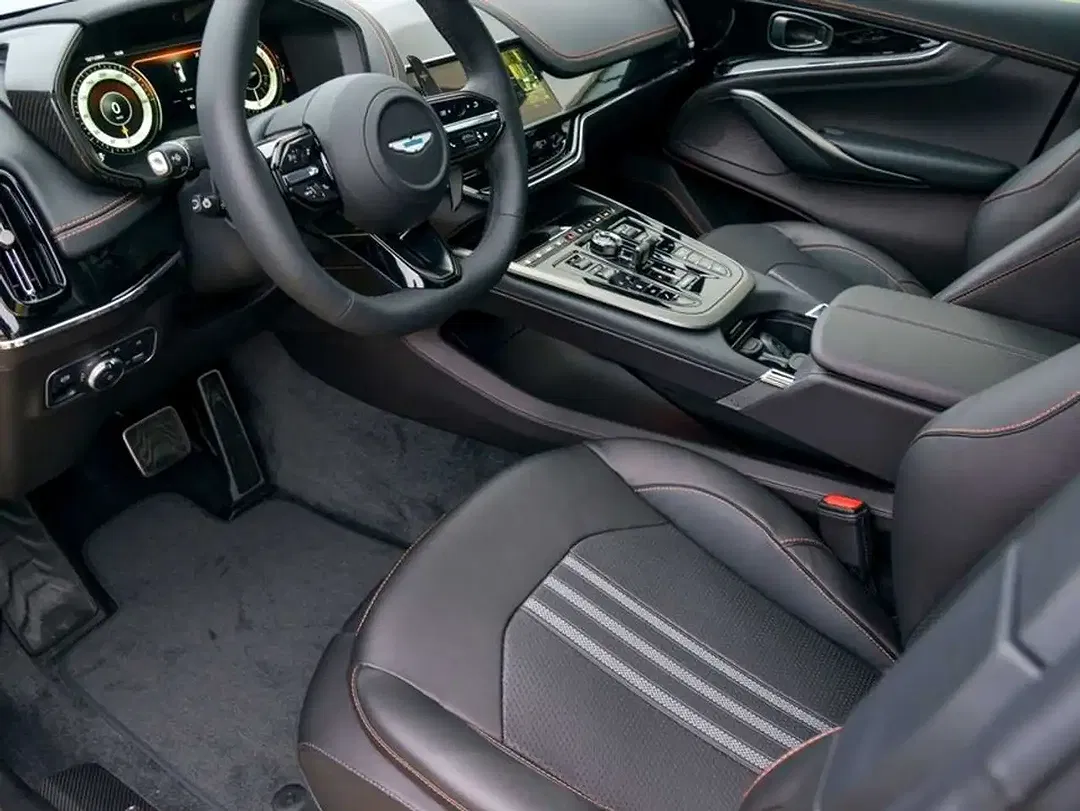 Aston Martin DBX 707 - Thumbnail 3