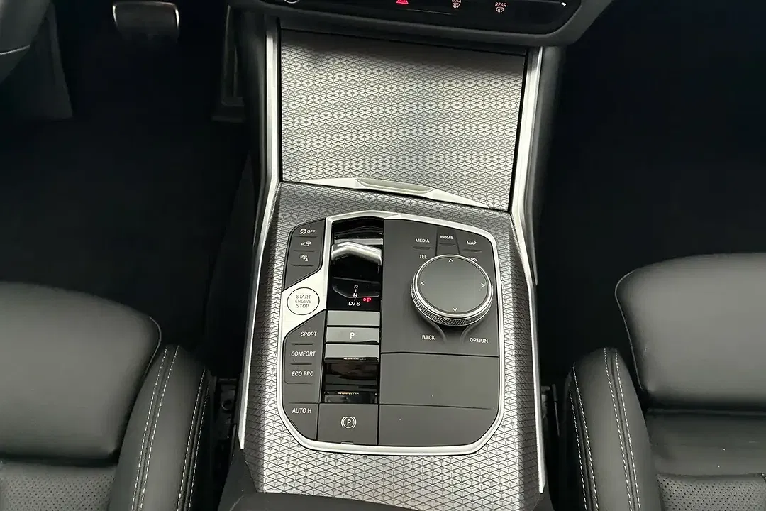 BMW 320 xDrive M Sport - Thumbnail 13