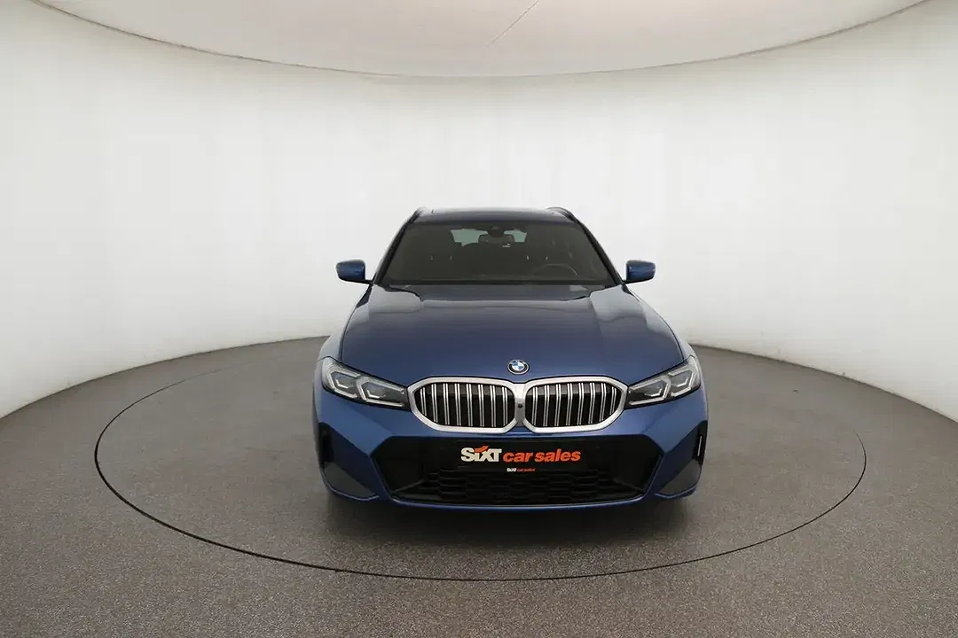 BMW 320 xDrive M Sport - Thumbnail 2