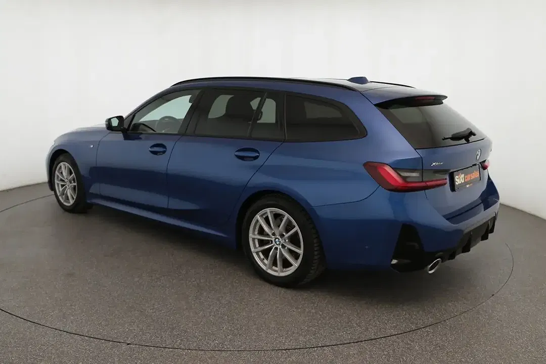 BMW 320 xDrive M Sport - Thumbnail 4