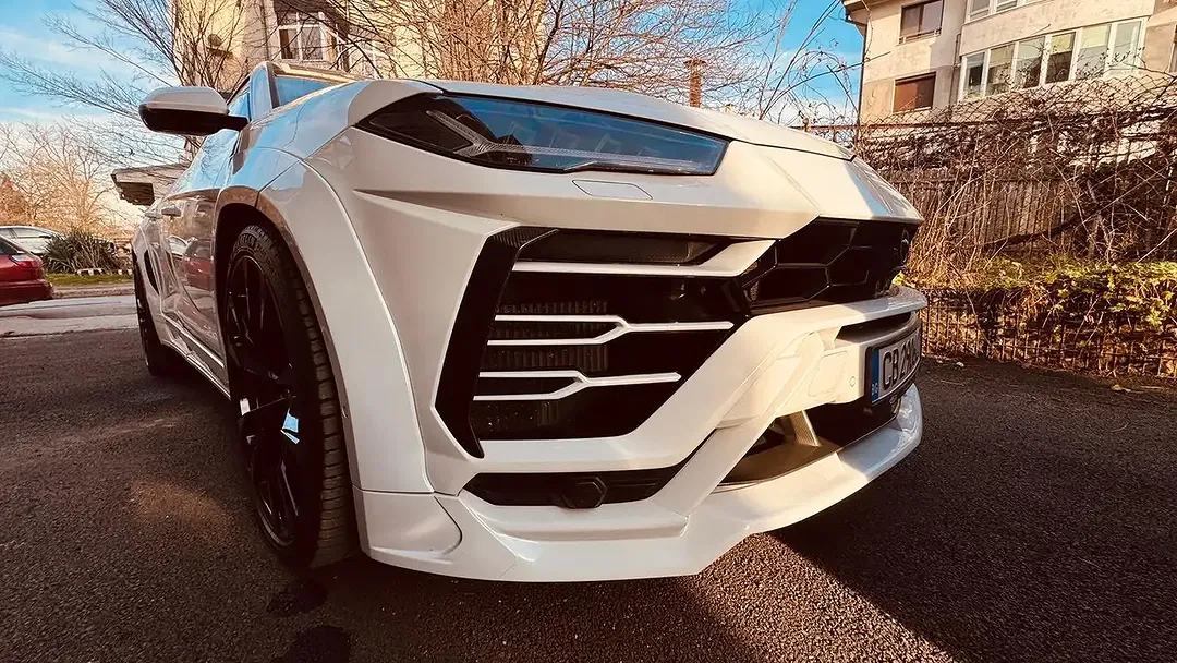 Lamborghini Urus - Thumbnail 4