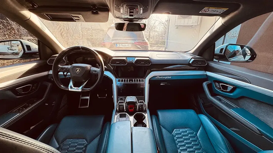 Lamborghini Urus - Thumbnail 5