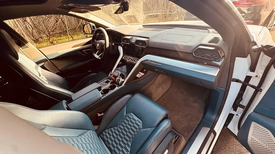 Lamborghini Urus - Thumbnail 8
