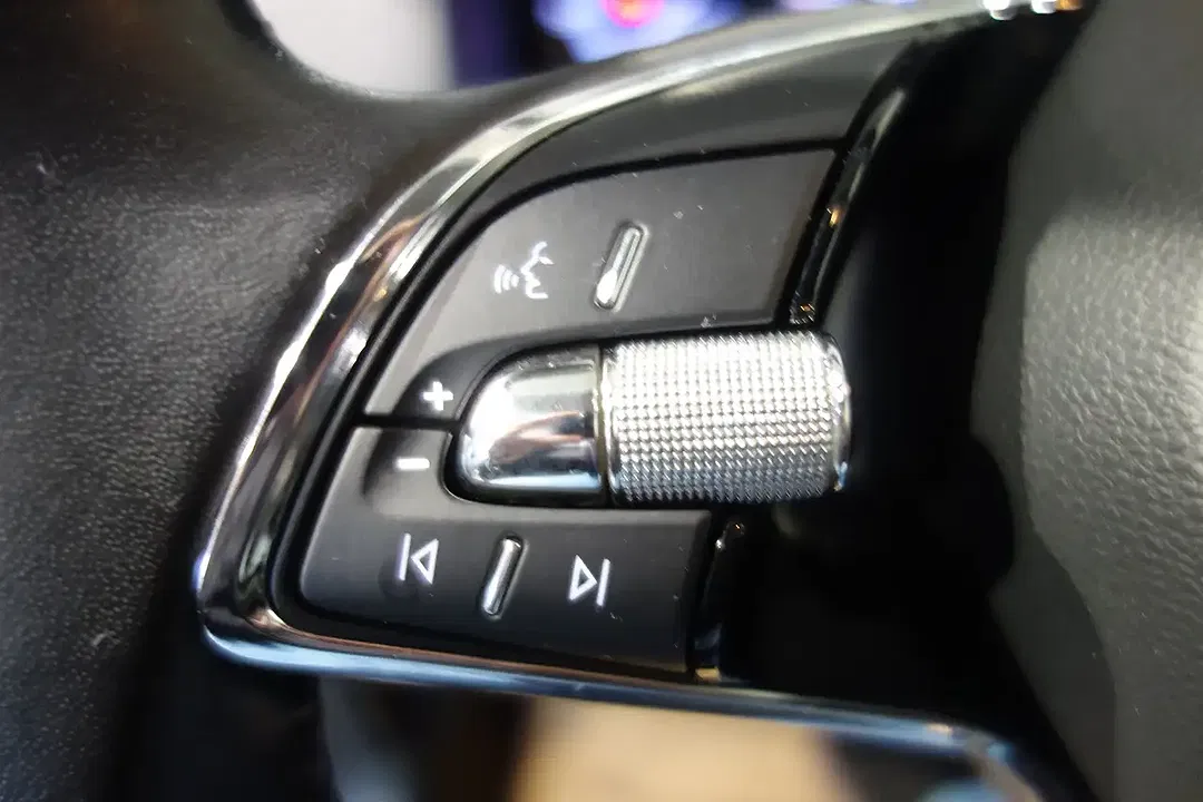 Skoda Karoq TSI - Thumbnail 12