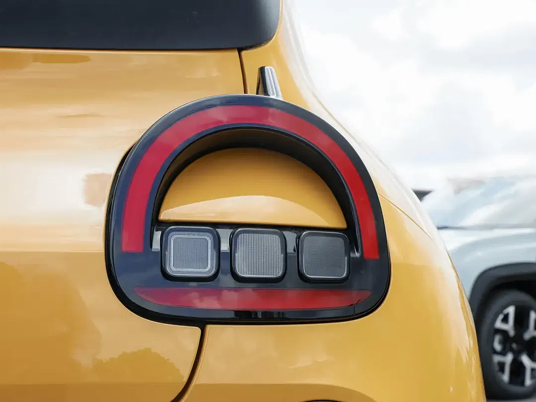 Renault Twingo E-Tech Evolution - Thumbnail 12