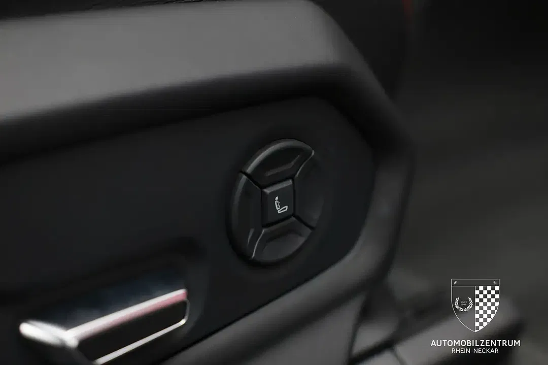 Lamborghini Urus - Thumbnail 12