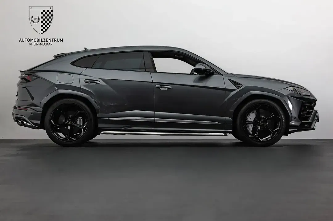 Lamborghini Urus - Thumbnail 4
