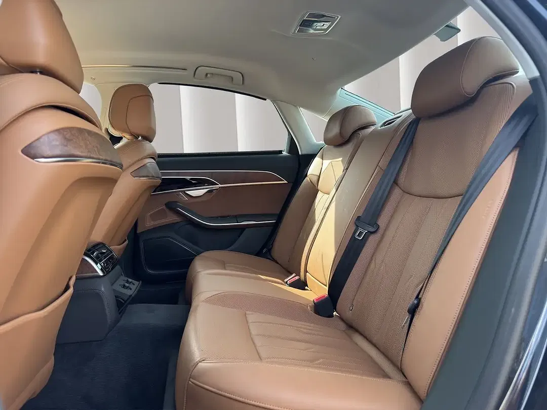 Audi S8 4.0 TFSI quattro - foto 8