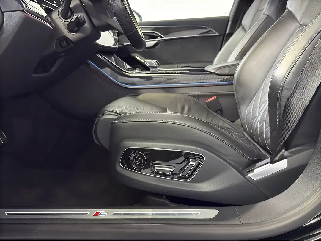 Audi S8 TFSI quattro - Thumbnail 12