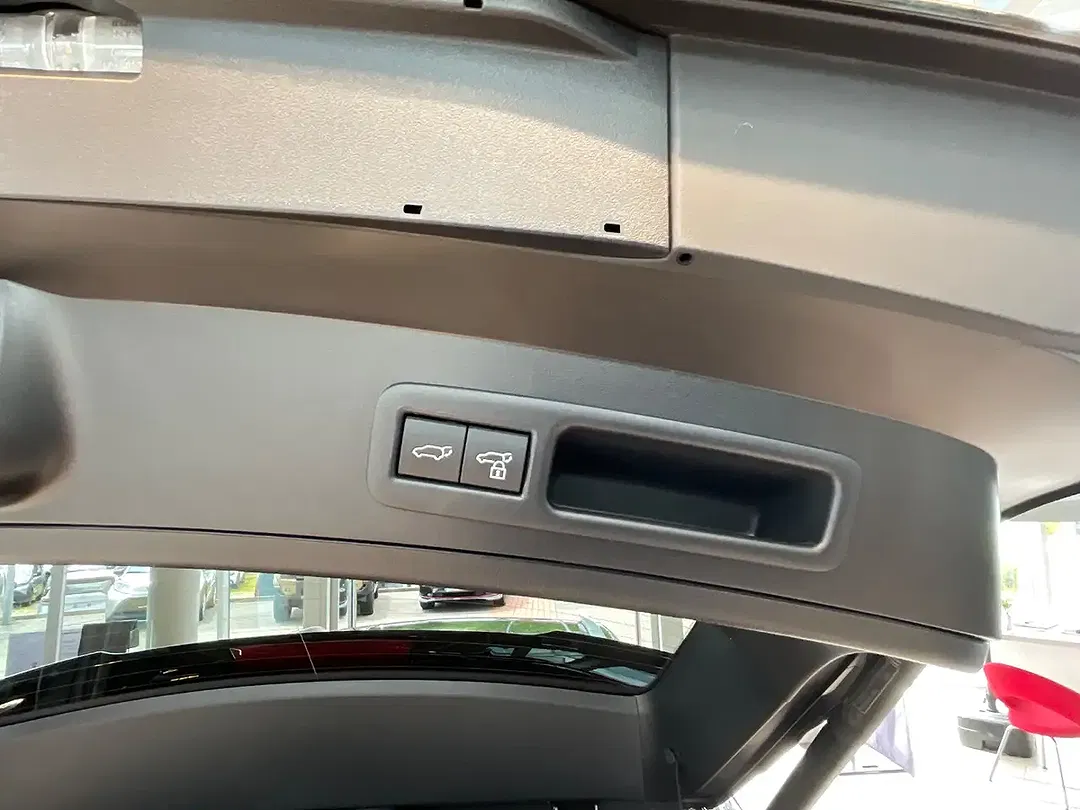 Lexus UX 250h Luxury Line - Thumbnail 11