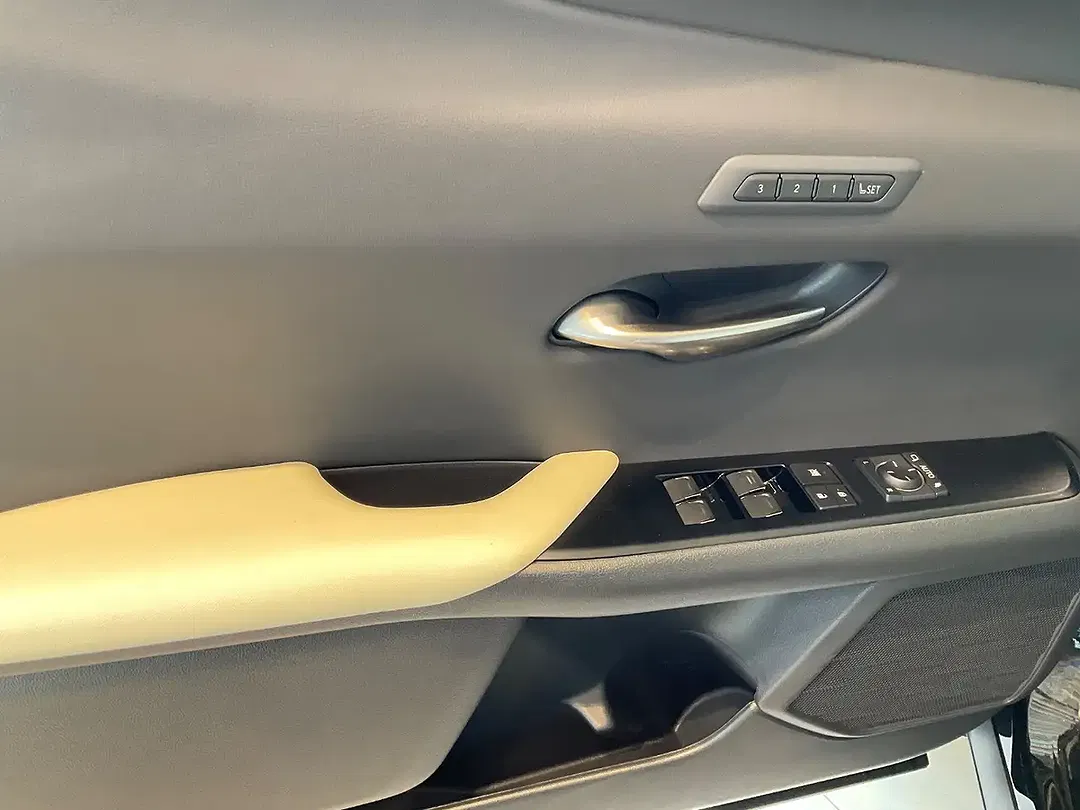 Lexus UX 250h Luxury Line - Thumbnail 13