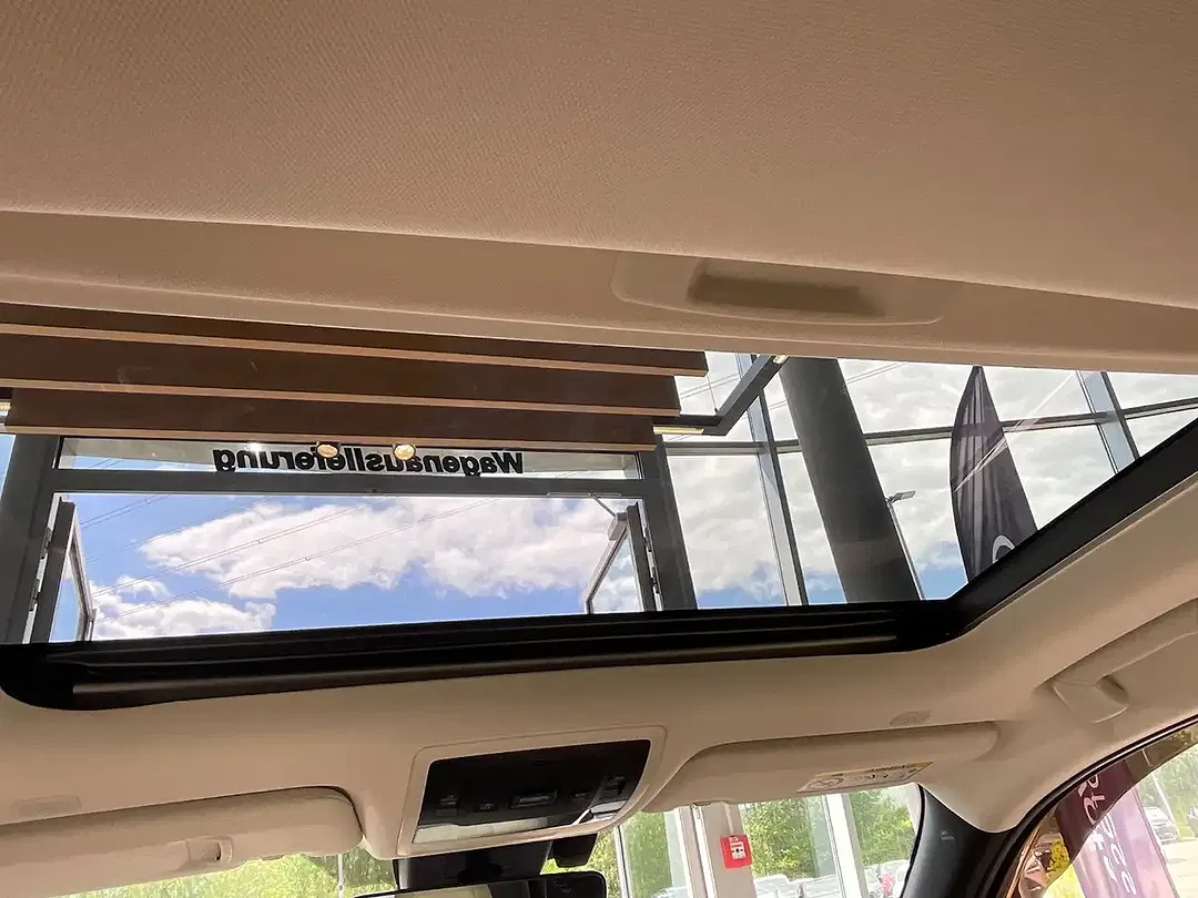 Lexus UX 250h Luxury Line - Thumbnail 23